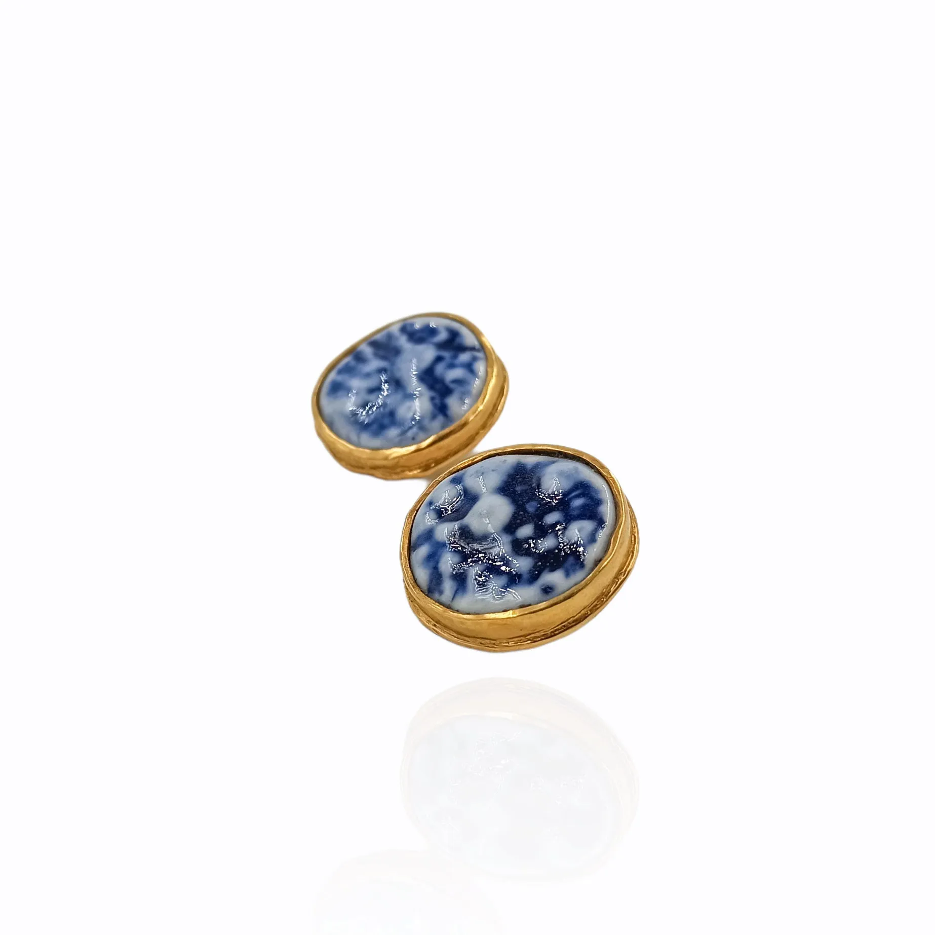 Blue porcelain and gold stud earrings "Bubbles"