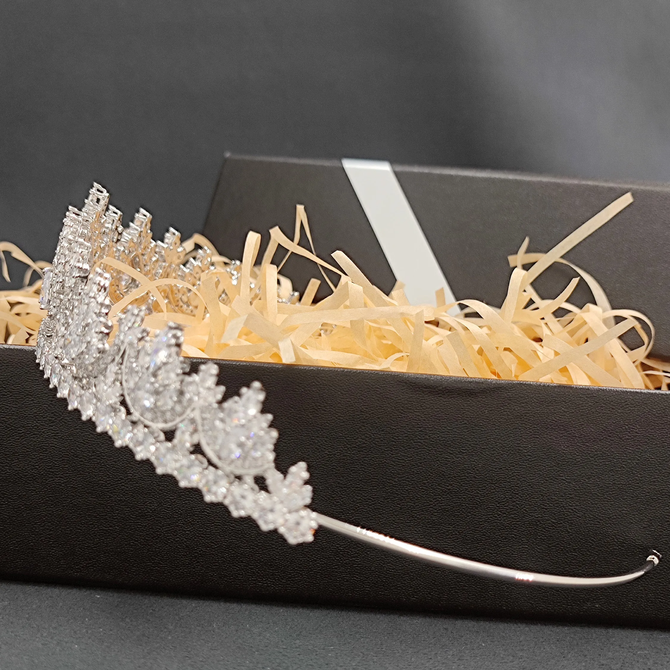 Class 5A Zirconia Wedding Tiara,Crystal Bride Tiaras for Bride FK68602