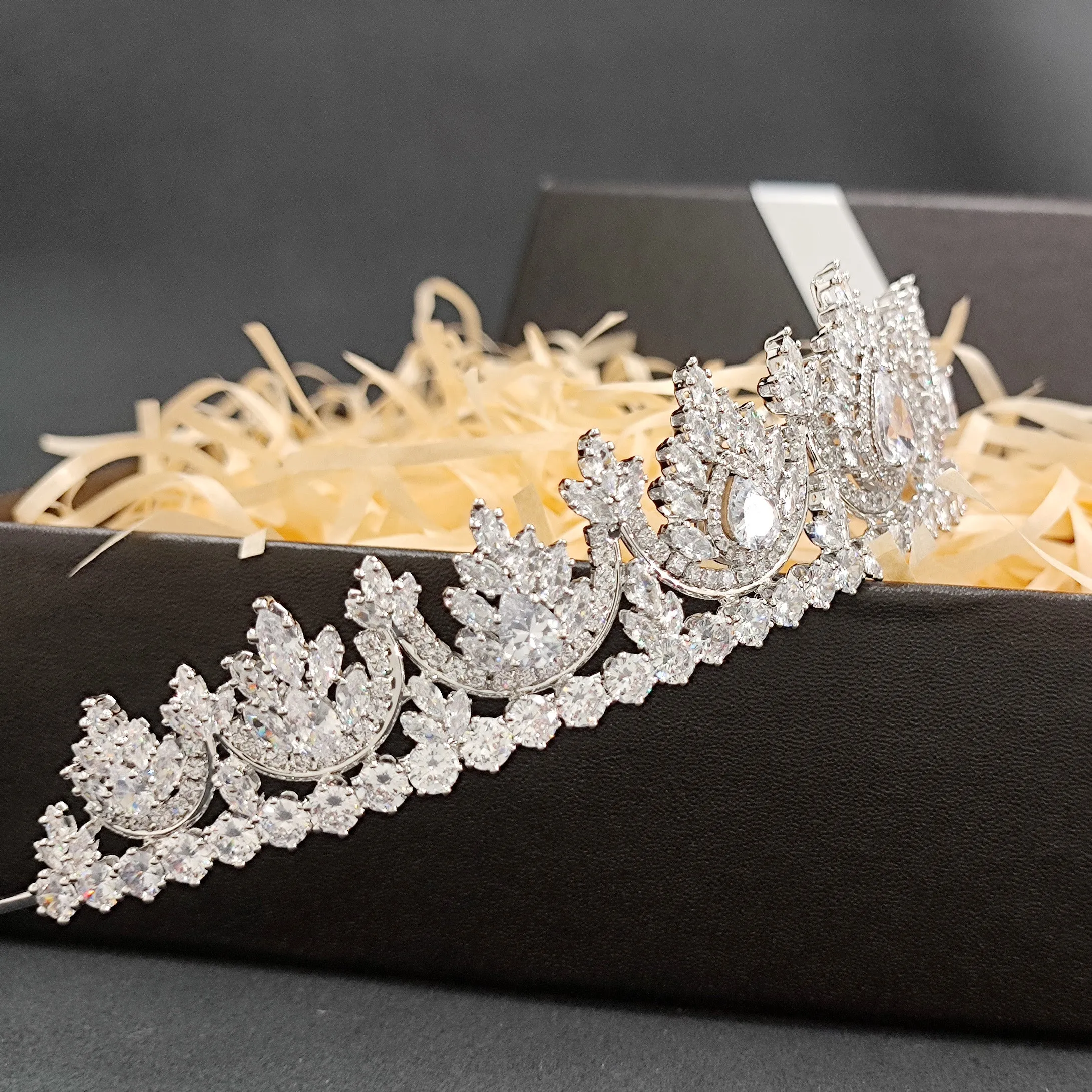 Class 5A Zirconia Wedding Tiara,Crystal Bride Tiaras for Bride FK68602