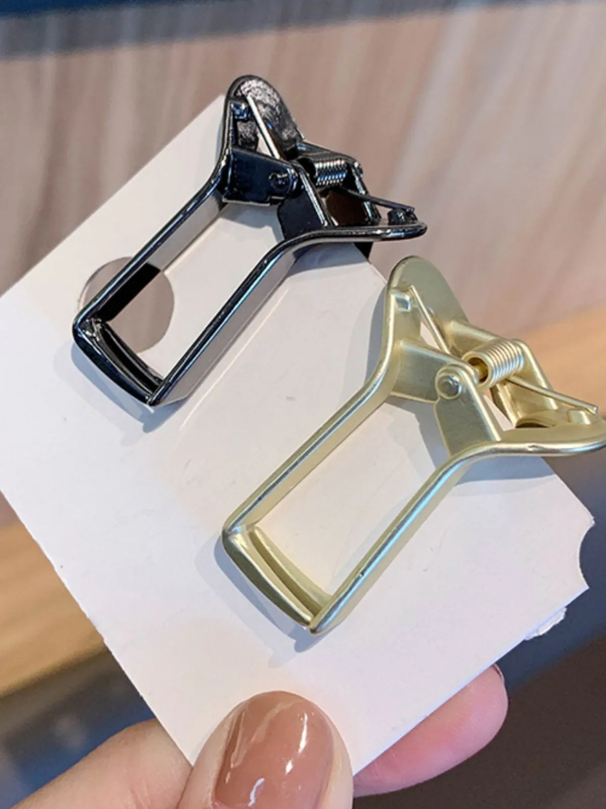 V-Shaped Claws Barrettes Hair Clips