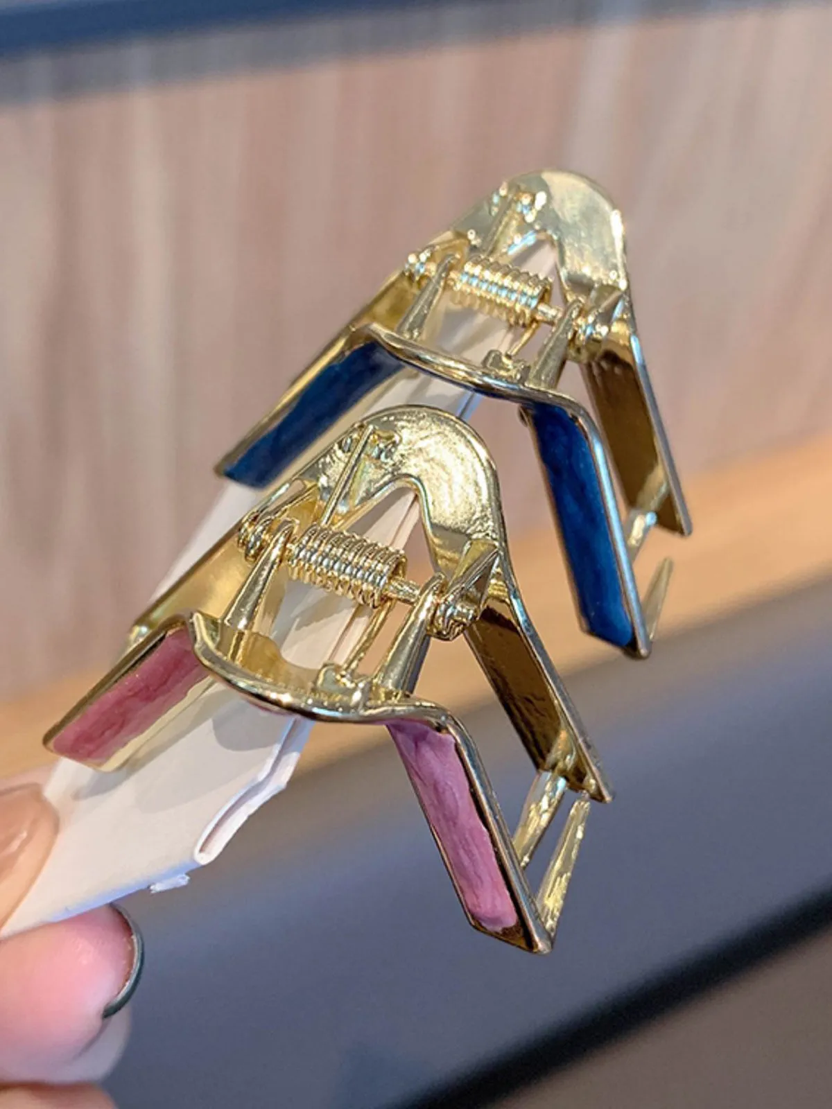 V-Shaped Claws Barrettes Hair Clips