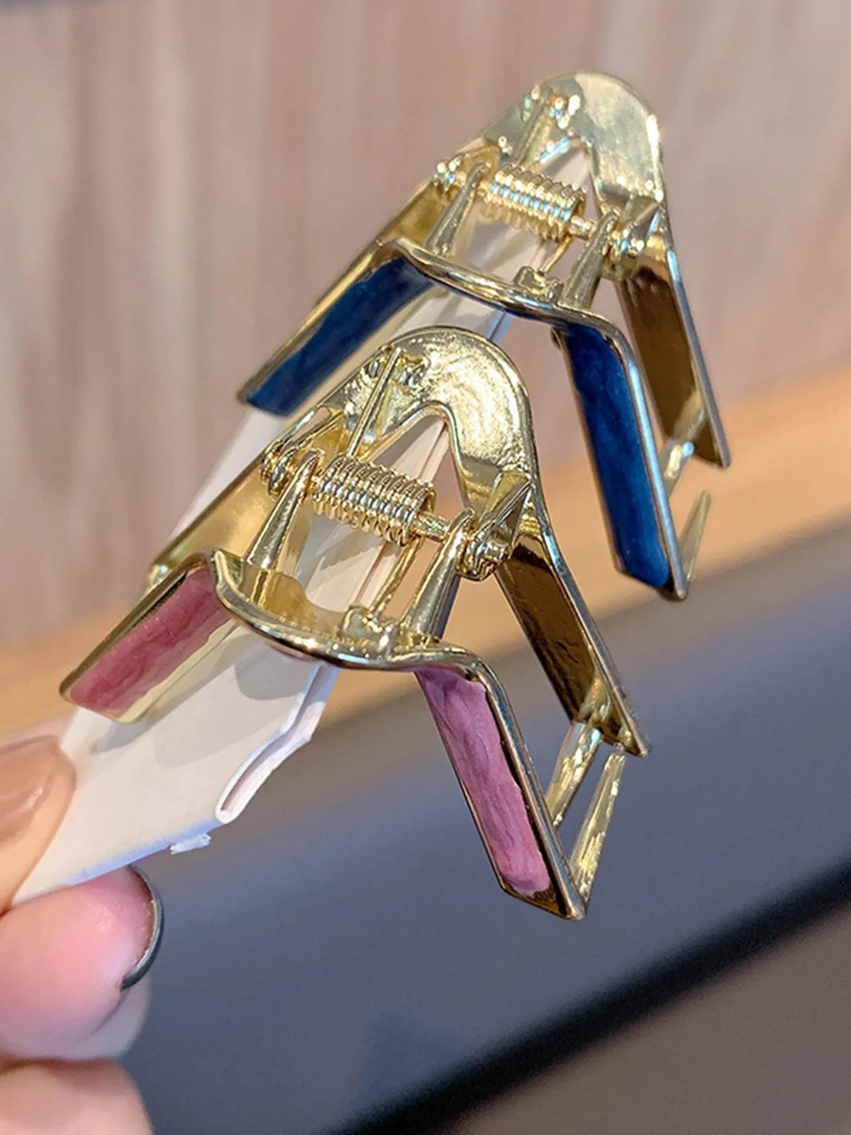 V-Shaped Claws Barrettes Hair Clips